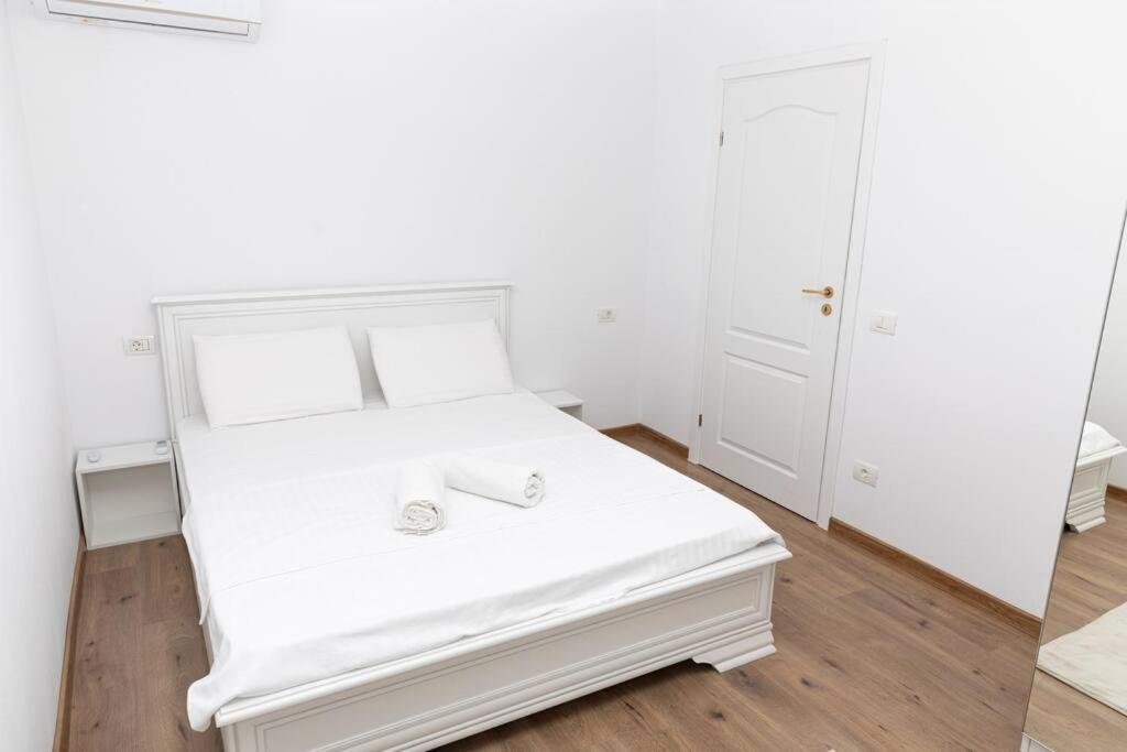 Apartment Enescu 3 Center Flat *